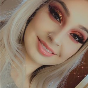 Meet your Posher, Elysia